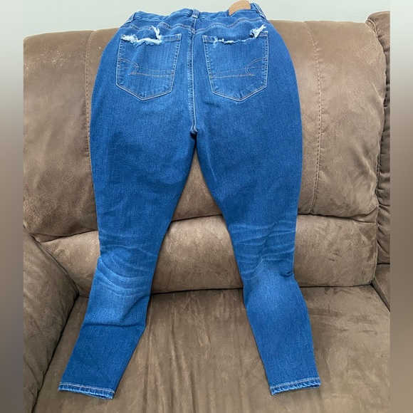 American Eagle Hi Rise Jegging size 2 Short; Distressed - Picture 8 of 10